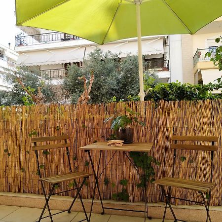 Bright Apartment Steps From The Sea Tesalonika Bagian luar foto